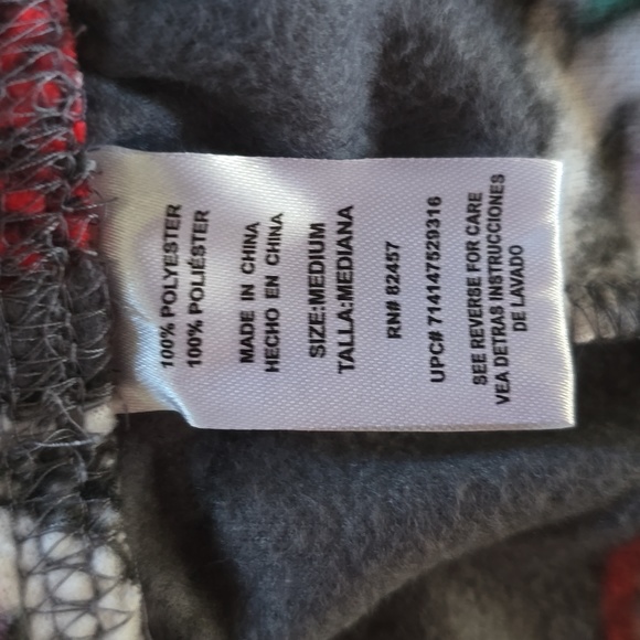 JAMMIES FOR FAMILIES WOMEN'S RED & GRAY NIGHTMARE BEFORE CHRISTMAS PJ SET 12 - Picture 7 of 14